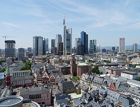 Tập_tin:Hochhaus-Panorama-2017-vom-Domturm-Ffm-636.jpg