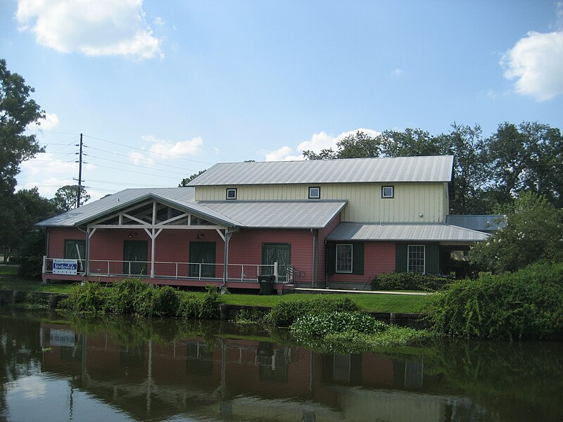 File:HoumaBayouTWaterlifeMuseum.JPG