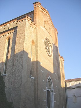 Fachada da igreja