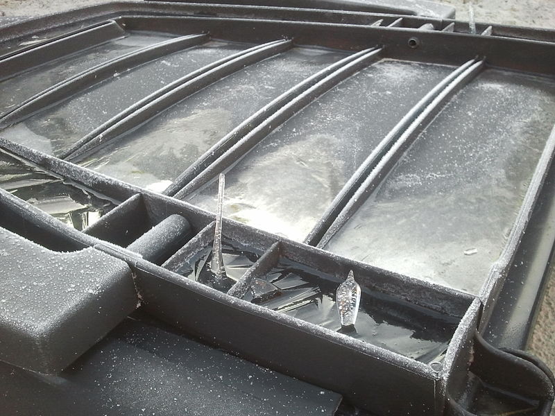 File:Ice spikes in garden chair (2).jpg