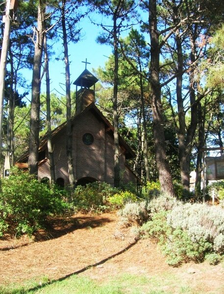 File:Iglesia Católica de Costa del Este.jpg