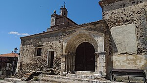 Iglesia de San Lorenzo en Bustares.JPG
