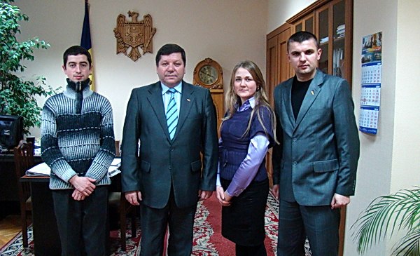 Young Liberals and Ion Negrei in November 2009