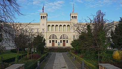 So kommt man zu dem Berlin Hamburger Bahnhof mit den Öffentlichen - Mehr zum Ort Hier