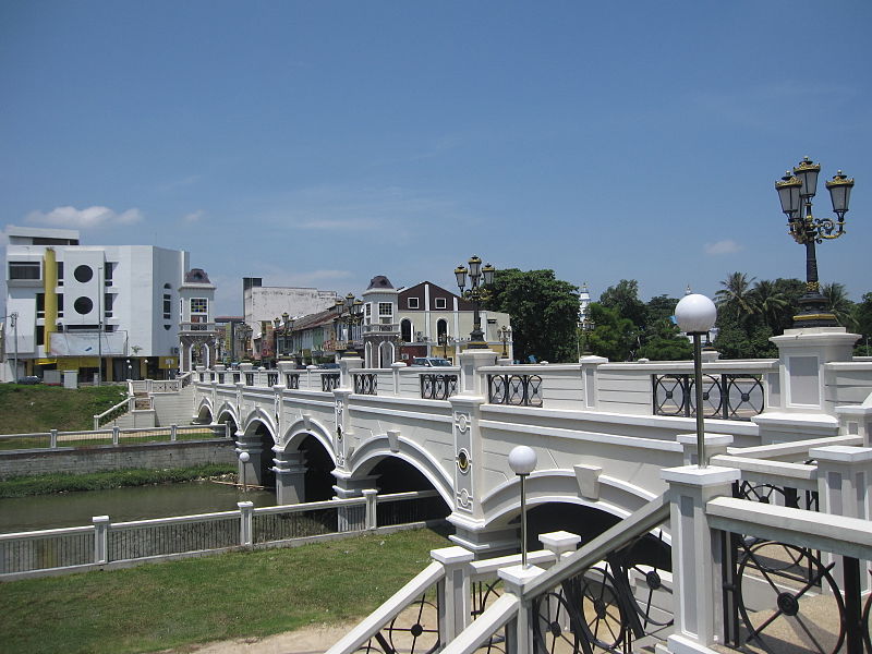 File:Ipoh Bridge.JPG