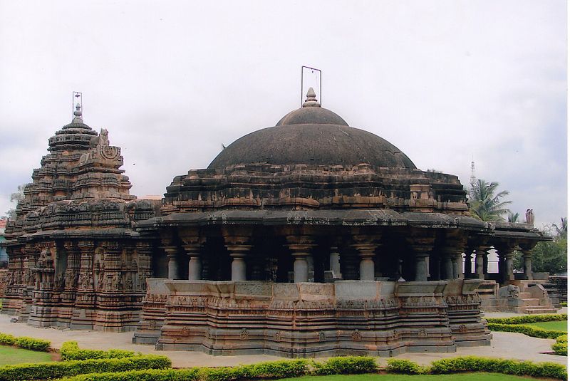 File:Isvara Temple at Arasikere in Hassan district.jpg