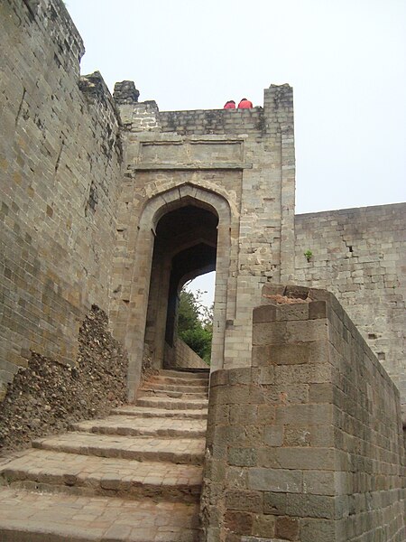 File:Jahangiri Gate, Kangra Fort.JPG