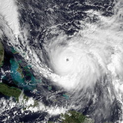 A hurrikán 2015. október 3-án a kora délutáni órákban a Bahamák felett (műholdfelvétel)