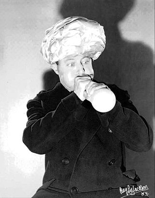 <span class="mw-page-title-main">Joe Cook (actor)</span> American vaudeville performer (1890–1959)