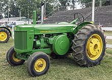 John Deere traktor R VA1.jpg