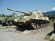 トゥーン戦車博物館で展示されていた車両。現在スイス軍事博物館にて走行、砲塔回転、砲の俯仰など、完全可動状態を目指して修復中。