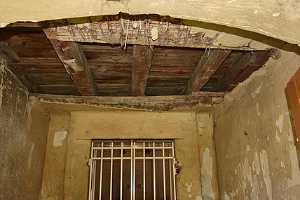 Poškozený strop v předsíni