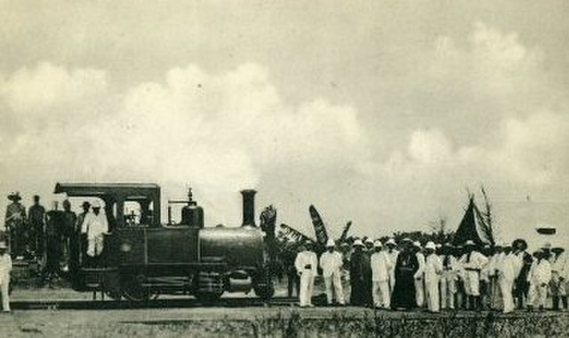 The first locomotive arriving at Léopoldville in 1898