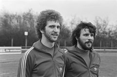 Ludo Coeck (vlevo) a Eric Gerets (1980)