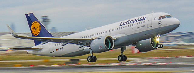 File:Lufthansa Airbus A320 neo D-AINA, The world's first A320 neo ...