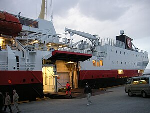 Hurtigruten: Geschichte, Passagierzahlen und Ausrichtung, Linie