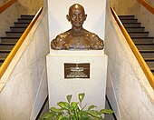 Statue of Gandhi at York University Mahatmagandhi.jpg