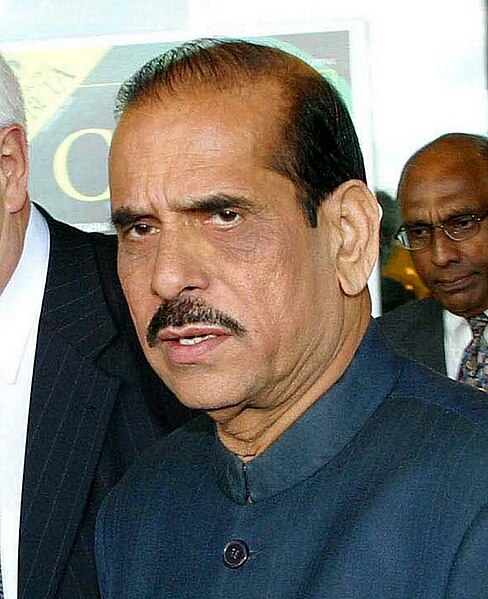 चित्र:Manohar Joshi cropped.jpg