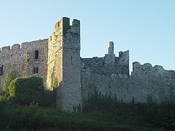 Manorbier Castle2.jpg