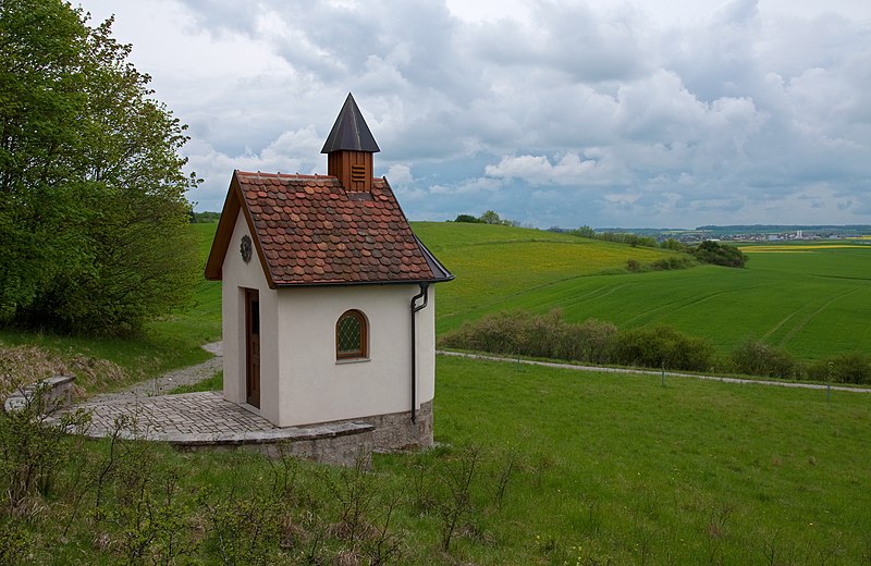 File:Maria Hilf Kapelle SK 02.jpg