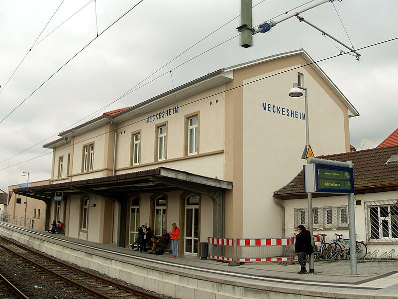 Datei:Meckesheim - Bahnhof 2014.jpg