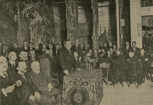 Mella speaking at Barcelona's teatro Goya (1921)
