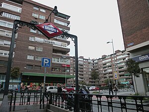 Madrid metrosi - Tetuan 01.jpg