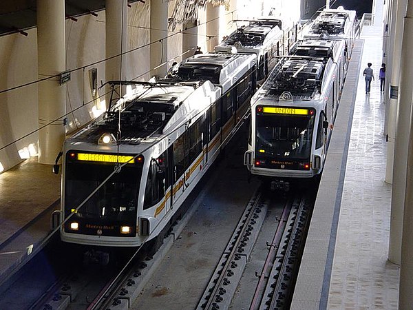 Транспорт линия. Лос Анджелес Metro. Лос Анджелес железная дорога. Лос Анджелес надземное метро. Метро в Лос Анджелес Gold.