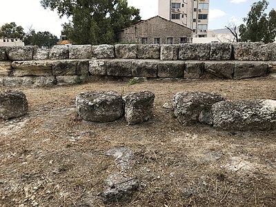 Middle Gate (Piraeus).