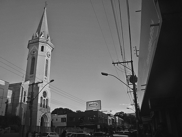 Igreja Matriz de Sant'Ana na Rua Francisco Sales