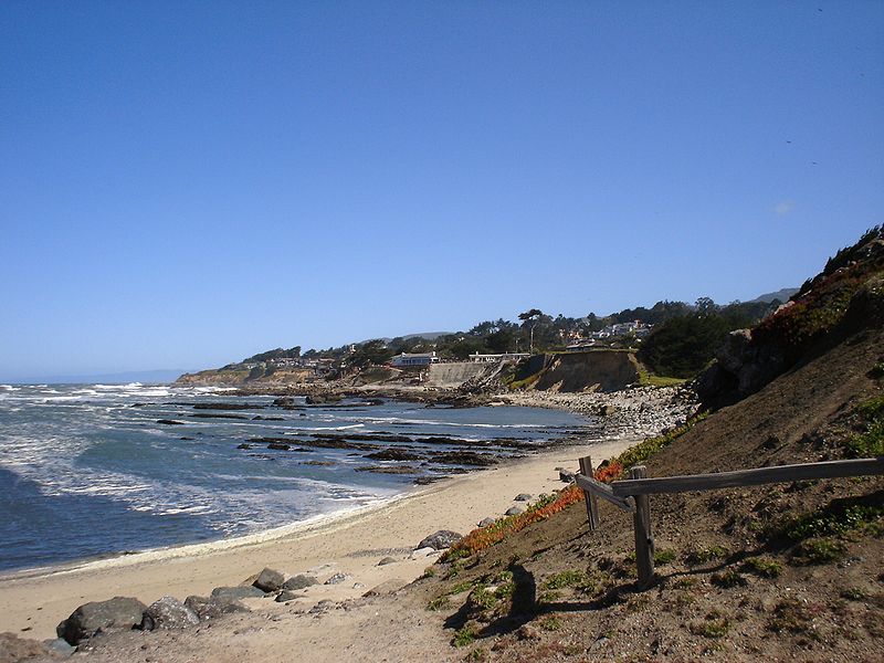 File:Moss Beach Shoreline, April 2007.jpg