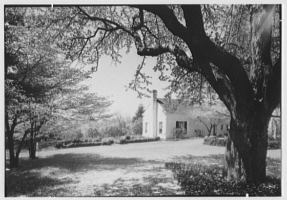 File:Mr. and Mrs. Clarkson Potter, residence in Old Brookville, Long Island, New York. LOC gsc.5a15840.tif