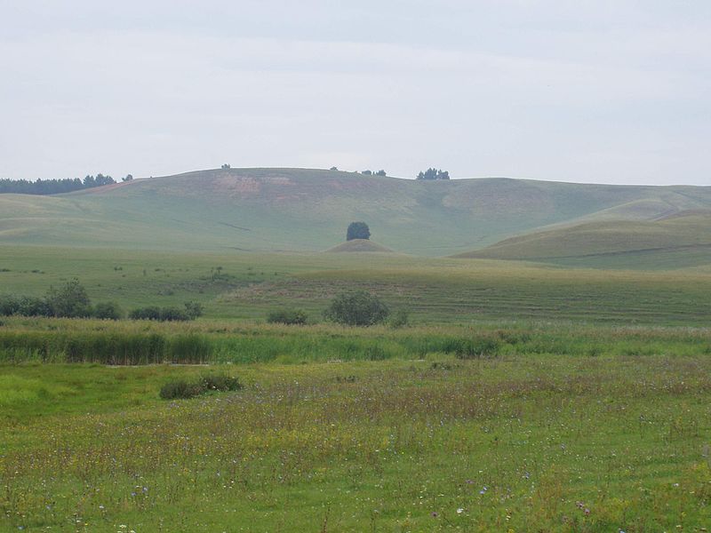 File:Mysterious barrow - panoramio.jpg