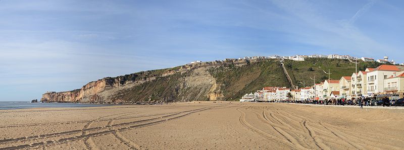 File:Nazaré February 2013-12.jpg