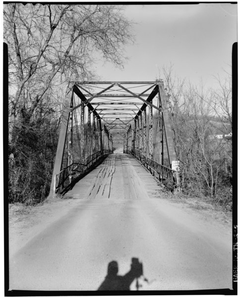 File:November 1981 THROUGH VIEW, LOOKING NORTHEAST - Massengill Bridge, Coal Creek Road, spanning Clinch River, Norris, Anderson County, TN HAER TENN,1-NOR.V,1-5.tif
