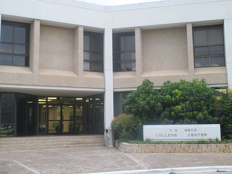 File:O.G. Beck College Center, TLU, Seguin, TX IMG 8146.JPG