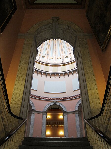 File:Ohio Statehouse (Columbus, Ohio) - view of rotunda entrance from the east hall.JPG