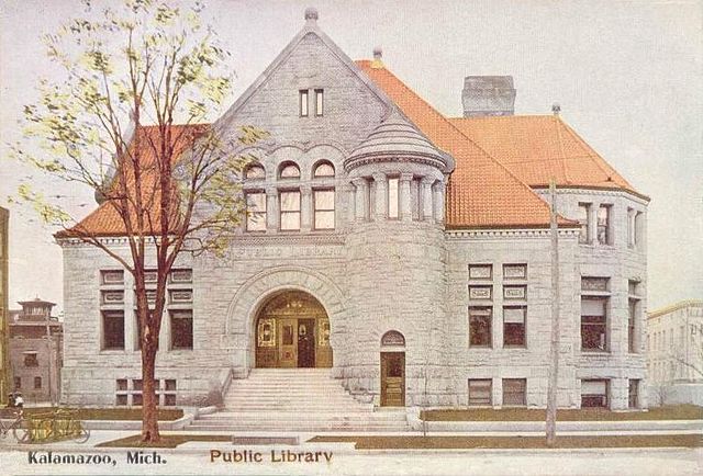 Old public library in 1908