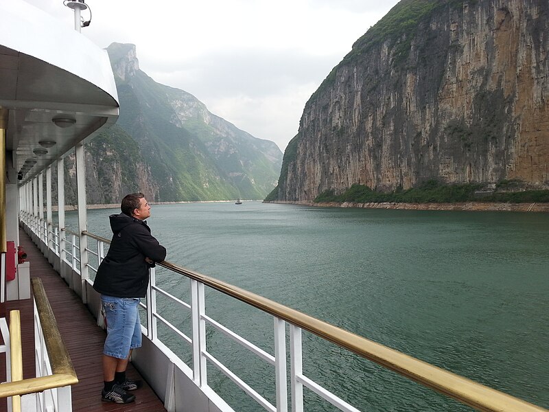 File:One of three gorges on Yangtze river.jpg