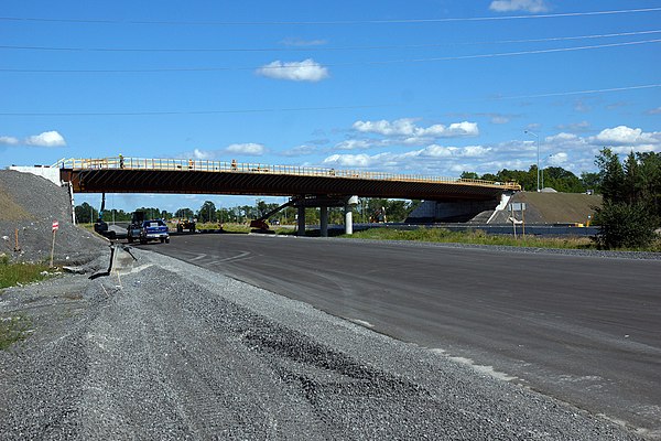 New grade separation that now carries traffic on Campbell Drive over Highway 417, under construction in August 2015