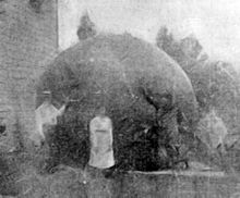 Myers with an oxy-hydrogen balloon