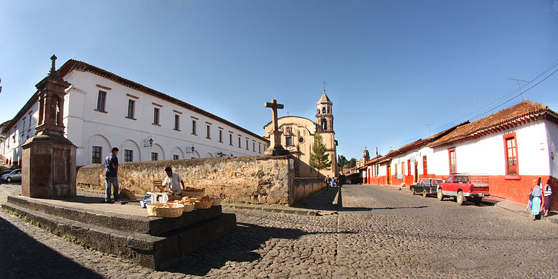 File:Pátzcuaro Michoacán exconvento Jesuita Hoy Casa de la Cultura.jpg