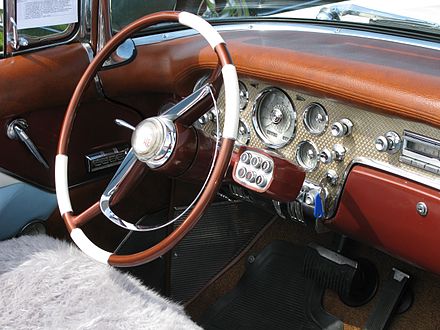 Packard's push-button Ultramatic transmission control pod