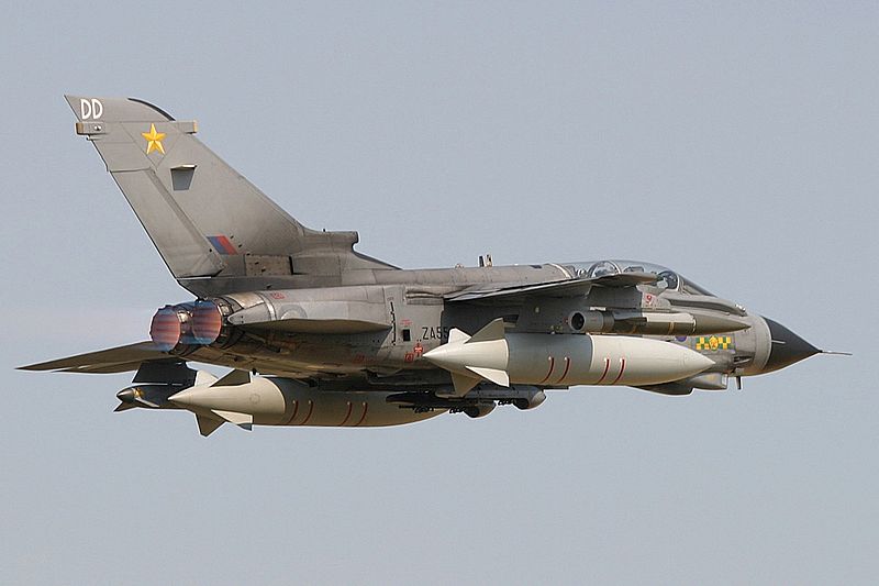 File:Panavia Tornado GR4, UK - Air Force AN1077584.jpg