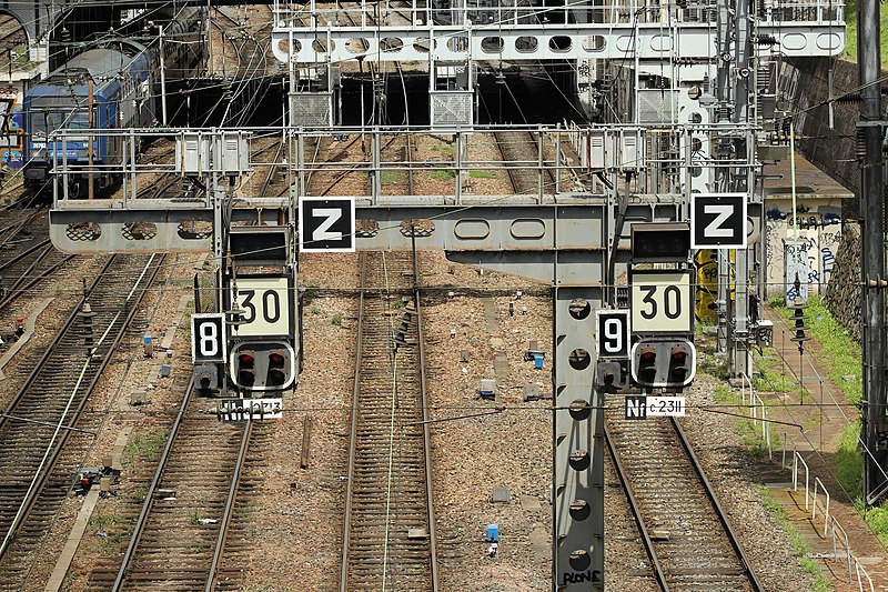 File:Paris Est, signalisation 01.jpg