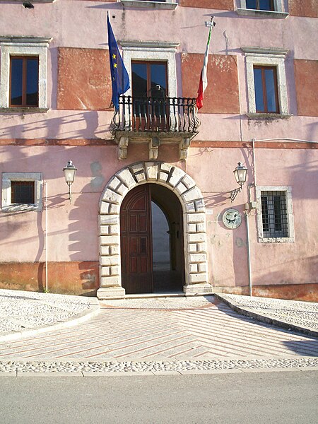 File:Part. palazzo Ciaburro.JPG