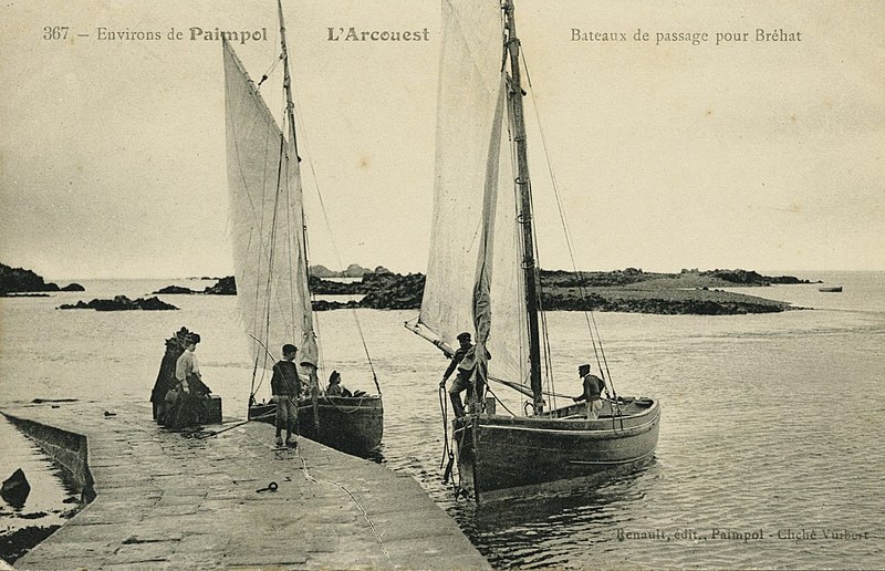 File:Ploubazlanec - Arcouest bateaux de passage pour Bréhat - AD22 - 16FI4123.jpg