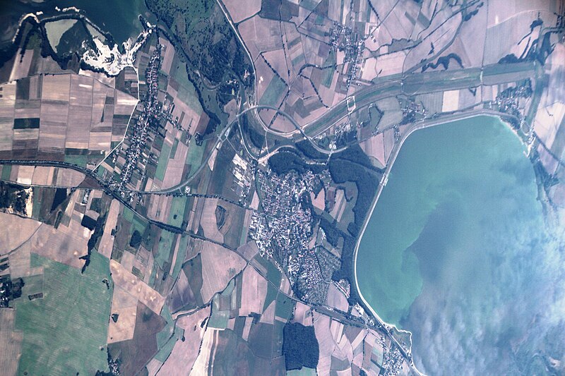 File:Poland Otmuchow Lake and Otmuchow IMG 0162.JPG