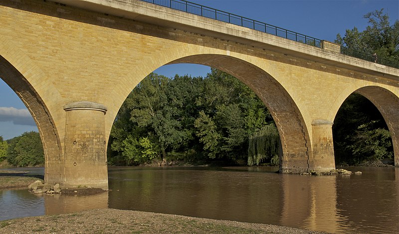 File:Pont Vézère Limeuil.jpg