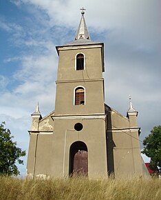 Biserica „Pogorârea Duhului Sfânt” care domină de pe o colină valea Streiului